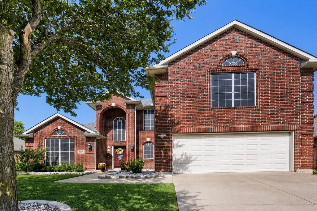 5717 Greenway Drive, Rowlett, TX 75089
