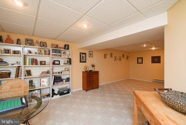 201 ESSEX CT, Lansdale, PA 19446