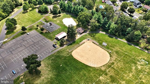 201 ESSEX CT, Lansdale, PA 19446