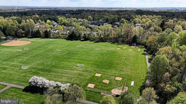 201 ESSEX CT, Lansdale, PA 19446