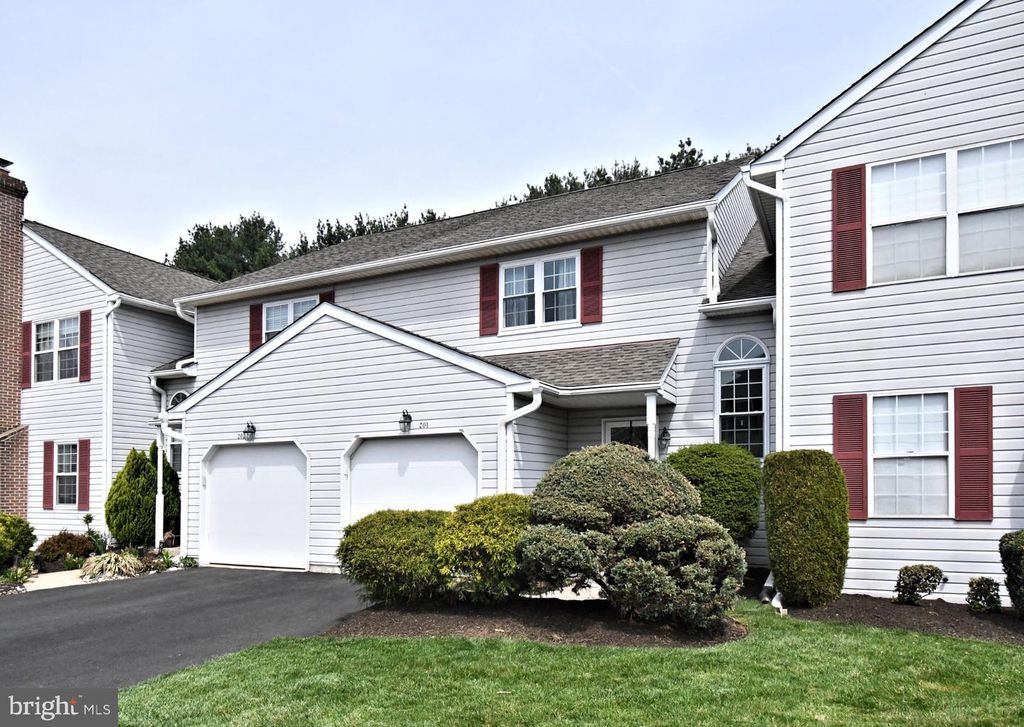 201 ESSEX CT, Lansdale, PA 19446