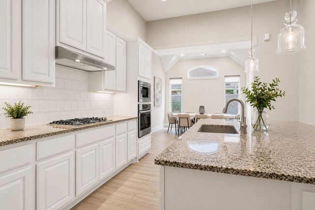7 Peace Tree, The Woodlands, TX 77375