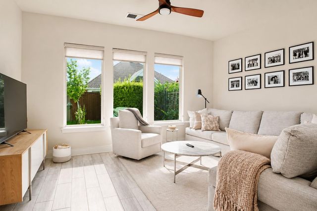 7 Peace Tree, The Woodlands, TX 77375