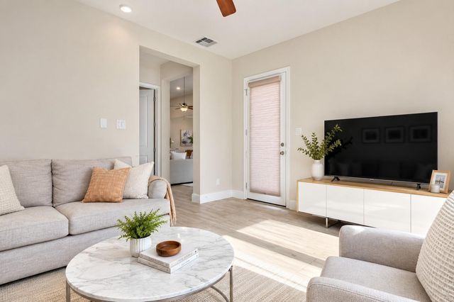 7 Peace Tree, The Woodlands, TX 77375