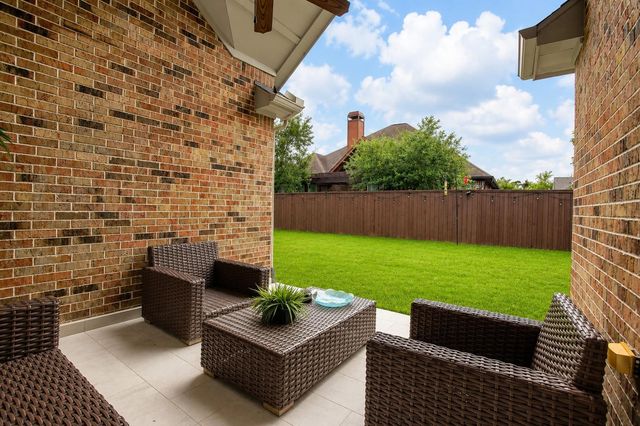 7 Peace Tree, The Woodlands, TX 77375