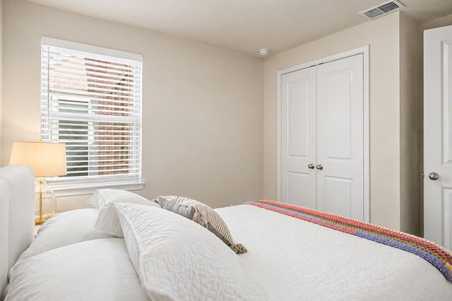 7 Peace Tree, The Woodlands, TX 77375