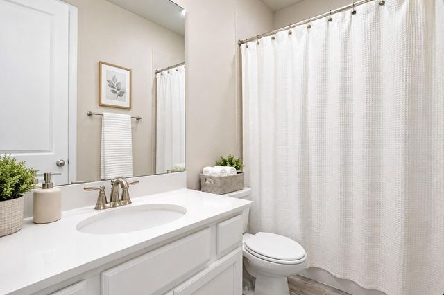 7 Peace Tree, The Woodlands, TX 77375