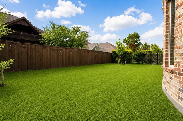 7 Peace Tree, The Woodlands, TX 77375