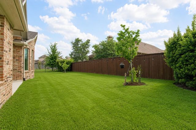 7 Peace Tree, The Woodlands, TX 77375