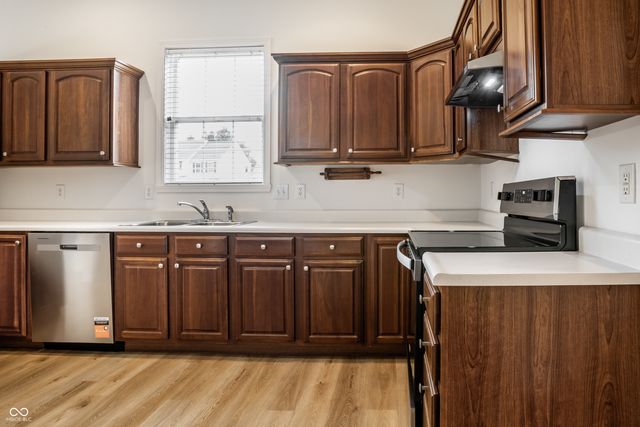11206 Laurel Falls Lane, Fishers, IN 46037
