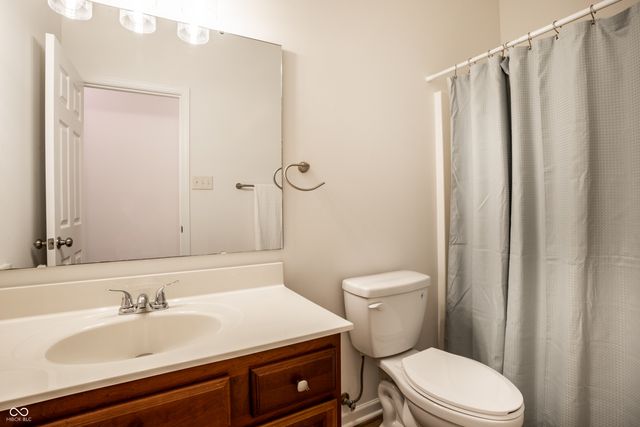 11206 Laurel Falls Lane, Fishers, IN 46037