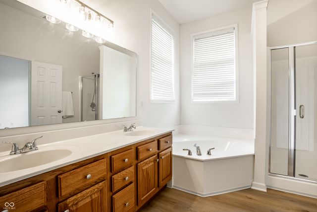 11206 Laurel Falls Lane, Fishers, IN 46037