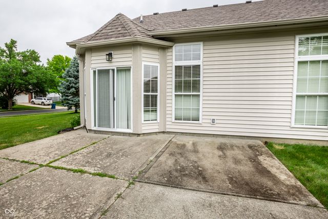 11206 Laurel Falls Lane, Fishers, IN 46037