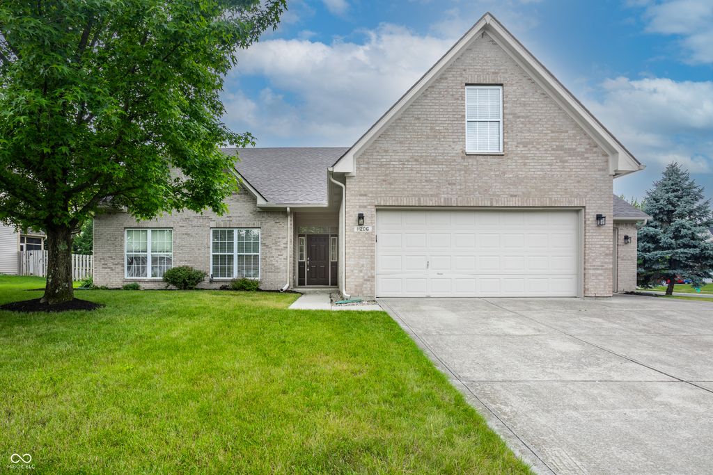 11206 Laurel Falls Lane, Fishers, IN 46037