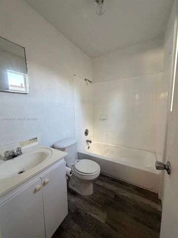 7637 NW 3rd Ave 3, Miami, FL 33150