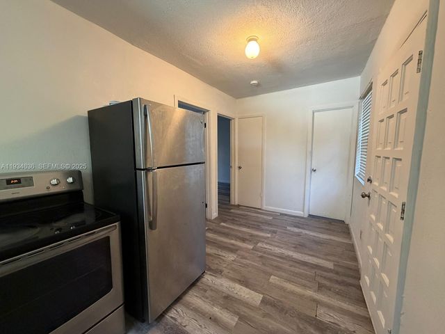 7637 NW 3rd Ave 3, Miami, FL 33150