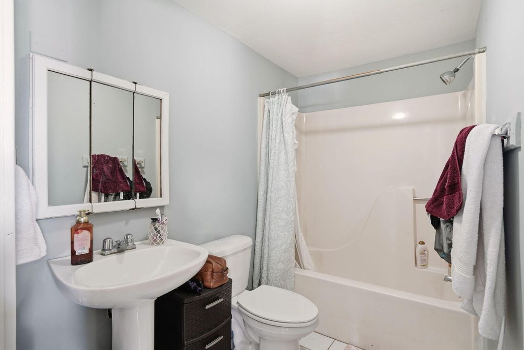 Image 13 of property listing at 163 Coming Street, Charleston, SC 29403