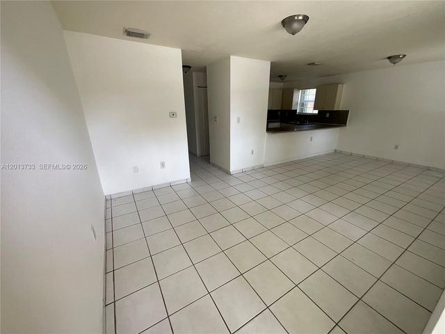 209 NE 141st St 4, Miami, FL 33161