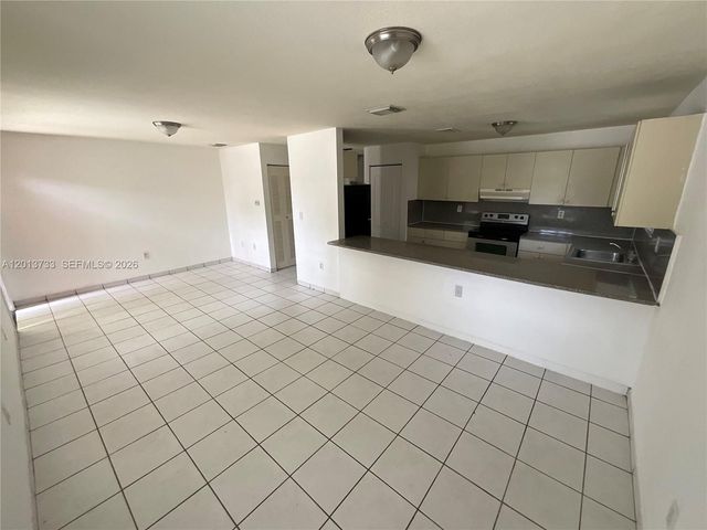 209 NE 141st St 4, Miami, FL 33161