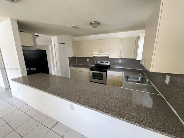 209 NE 141st St 4, Miami, FL 33161