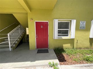 209 NE 141st St 4, Miami, FL 33161