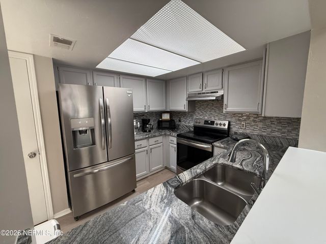 2360 BITTERNUT Way, Jacksonville, FL 32246