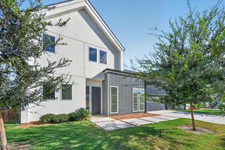 835 Nomas Street, Dallas, TX 75212