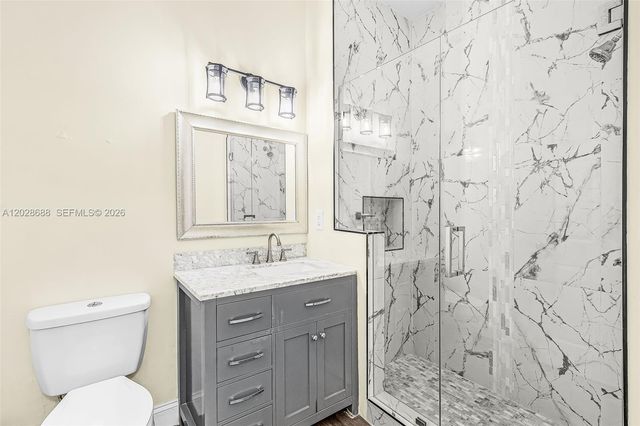 7542 Bristol Circle, Naples, FL 34120