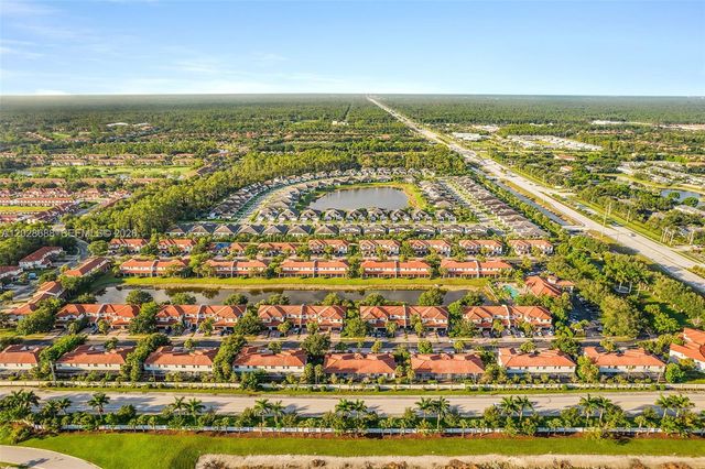 7542 Bristol Circle, Naples, FL 34120