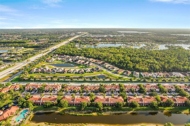 7542 Bristol Circle, Naples, FL 34120