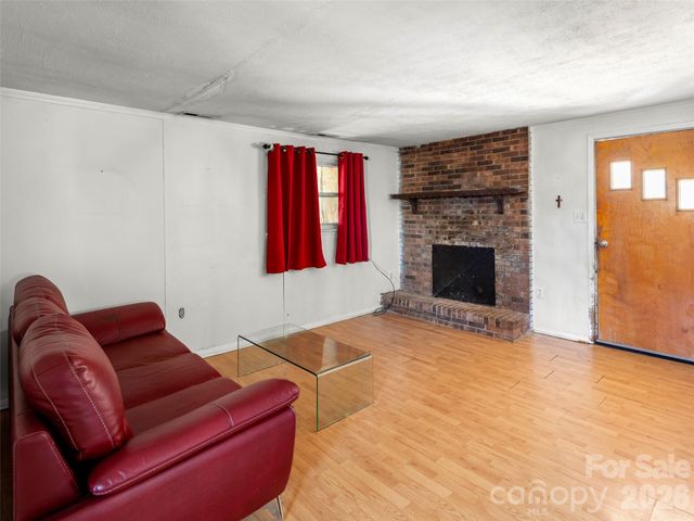 45 Gash Farm Road, Asheville, NC 28805