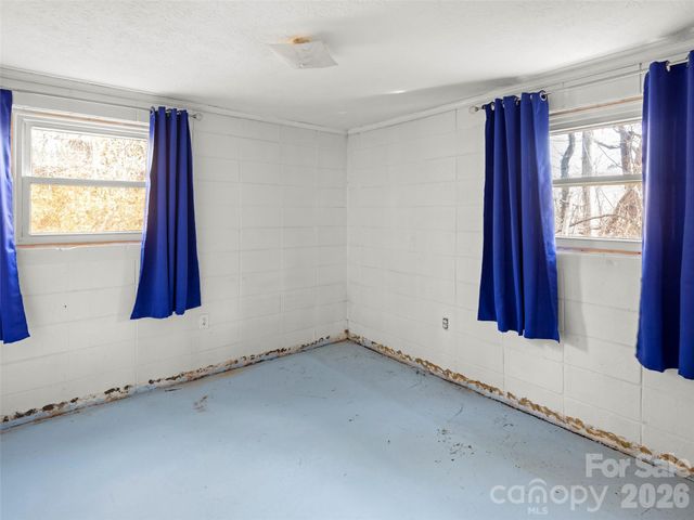 45 Gash Farm Road, Asheville, NC 28805