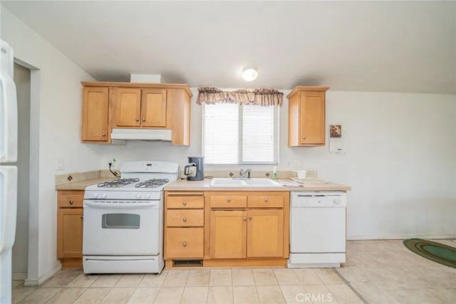 5131 Cygnet Road A-B, Phelan, CA 92371