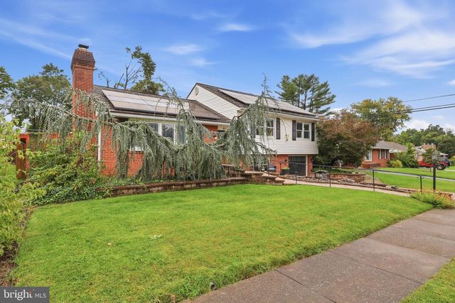 11 CITADEL DR, Camp Hill, PA 17011