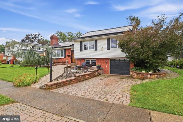 11 CITADEL DR, Camp Hill, PA 17011