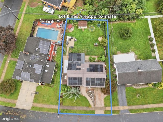 11 CITADEL DR, Camp Hill, PA 17011