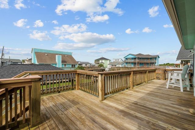 1206 Island Drive, San Leon, TX 77539