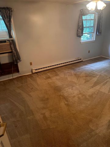49 Oakridge Drive, Londonderry, NH 03053