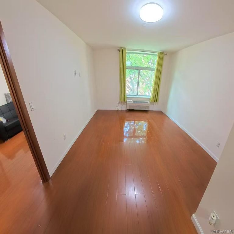 144-69 Barclay Avenue 3C, Flushing, NY 11355 — photo 5