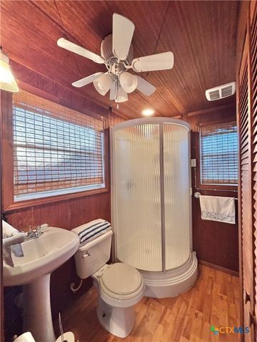 707 W Monroe Avenue, Port O'connor, TX 77982