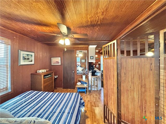 707 W Monroe Avenue, Port O'connor, TX 77982