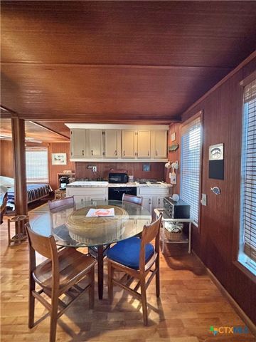 707 W Monroe Avenue, Port O'connor, TX 77982