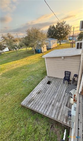 707 W Monroe Avenue, Port O'connor, TX 77982