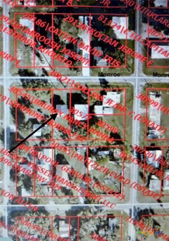707 W Monroe Avenue, Port O'connor, TX 77982