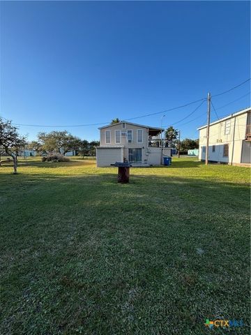 707 W Monroe Avenue, Port O'connor, TX 77982