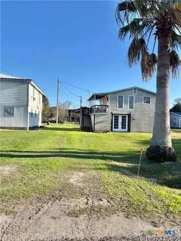 707 W Monroe Avenue, Port O'connor, TX 77982