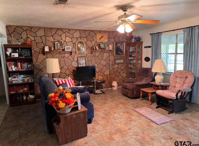 514 County Road 1475, Mt Pleasant, TX 75455