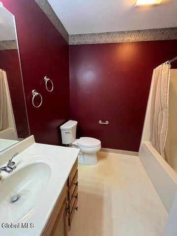 42 Morning Glory Way, Rotterdam, NY 12306
