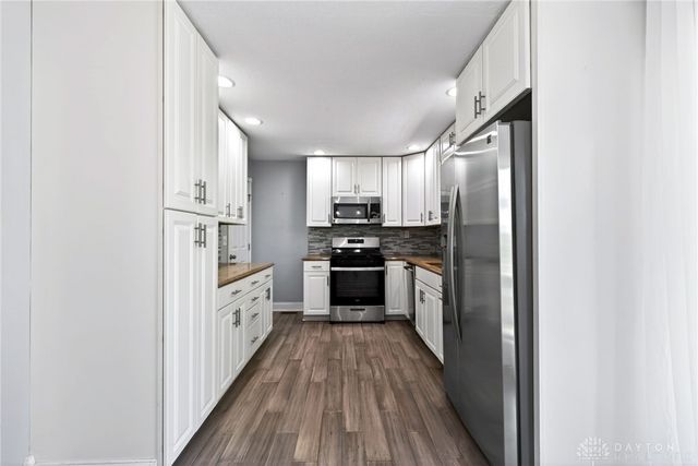 3598 Roselawn Drive, Beavercreek, OH 45430