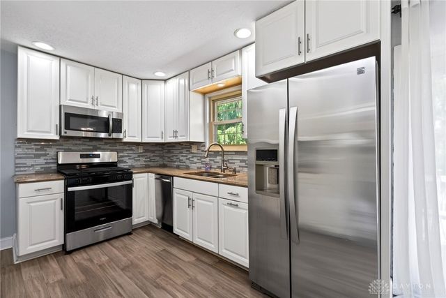 3598 Roselawn Drive, Beavercreek, OH 45430
